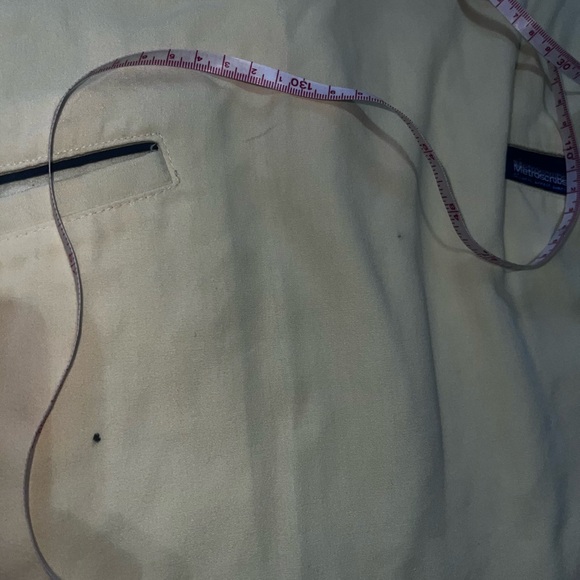 ⭐️Metroscrubs, yellow scrub shirt guessing size XS-Small⭐️Used Condition⭐️ - Picture 2 of 14